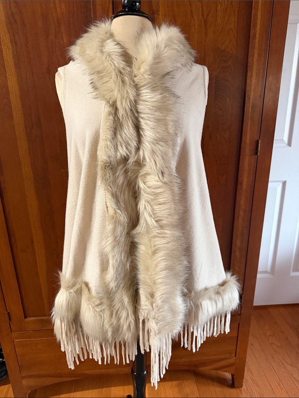 Faux-fur Trim Hooded Vest